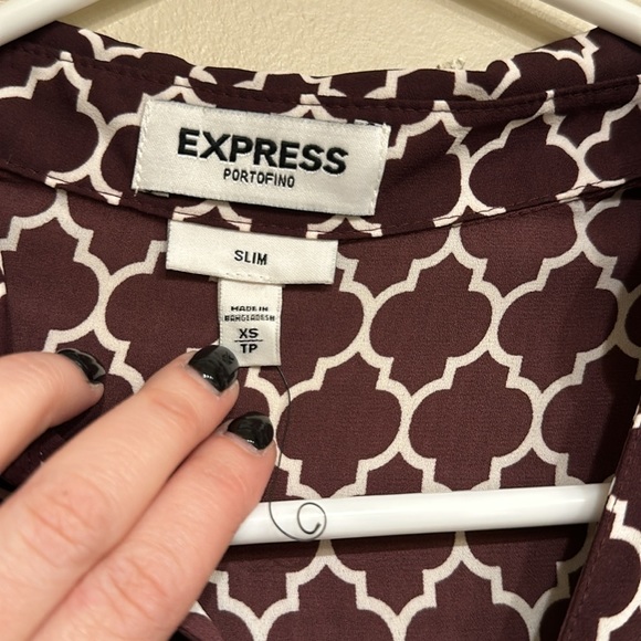 👚 SOLD 👚 Express Womens Portofino Blouse Shirt Slim Fit Maroon Size S Button - Picture 4 of 6
